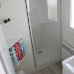 salle de bain du mobilhome cordelia en vente camping à proximité de Guérande