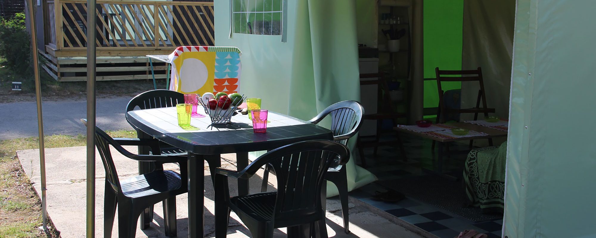 Location de tente éole 4 personnes à Guérande : terrasse