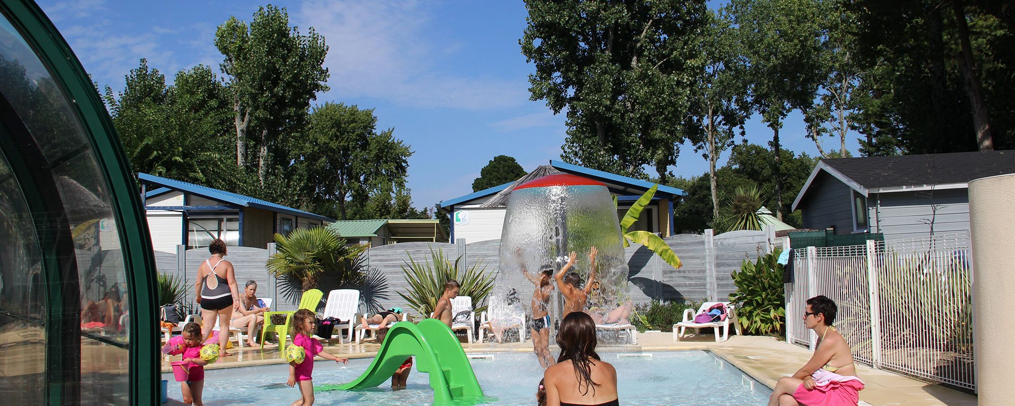 Piscine couverte camping 3 étoiles Guérande