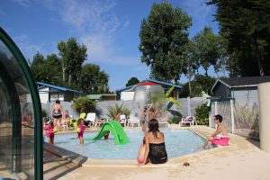 Piscine couverte camping 3 étoiles Guérande